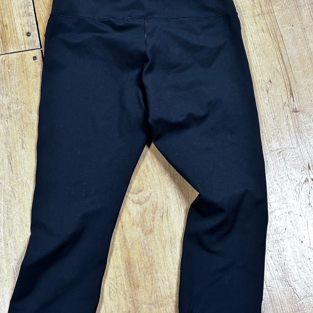 Marika capri yoga athletic activewear pants/leggings, black, Like New, L - Picture 3 of 7